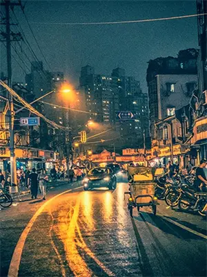 练琴时他总在窗外唱歌英语